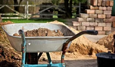 Stavební kolečko: jak vybrat na zahradu i na stavbu